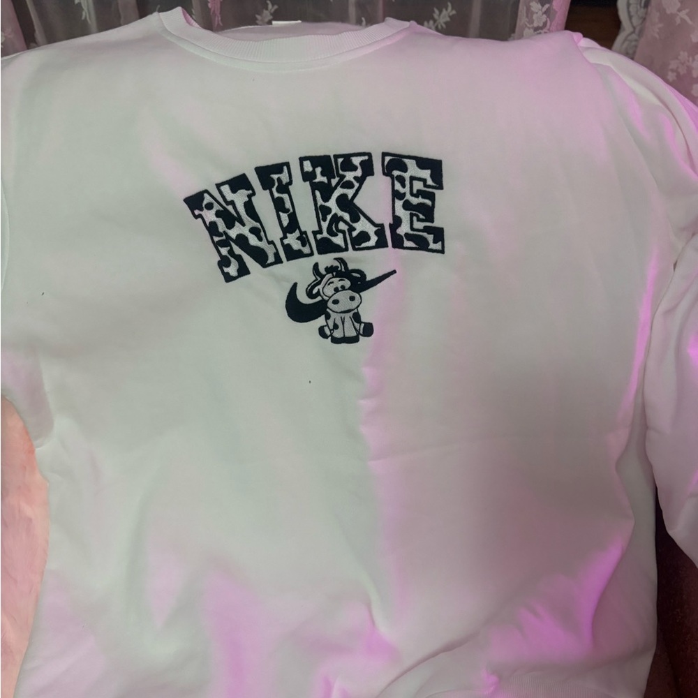 Embroidered nike sweatshirt